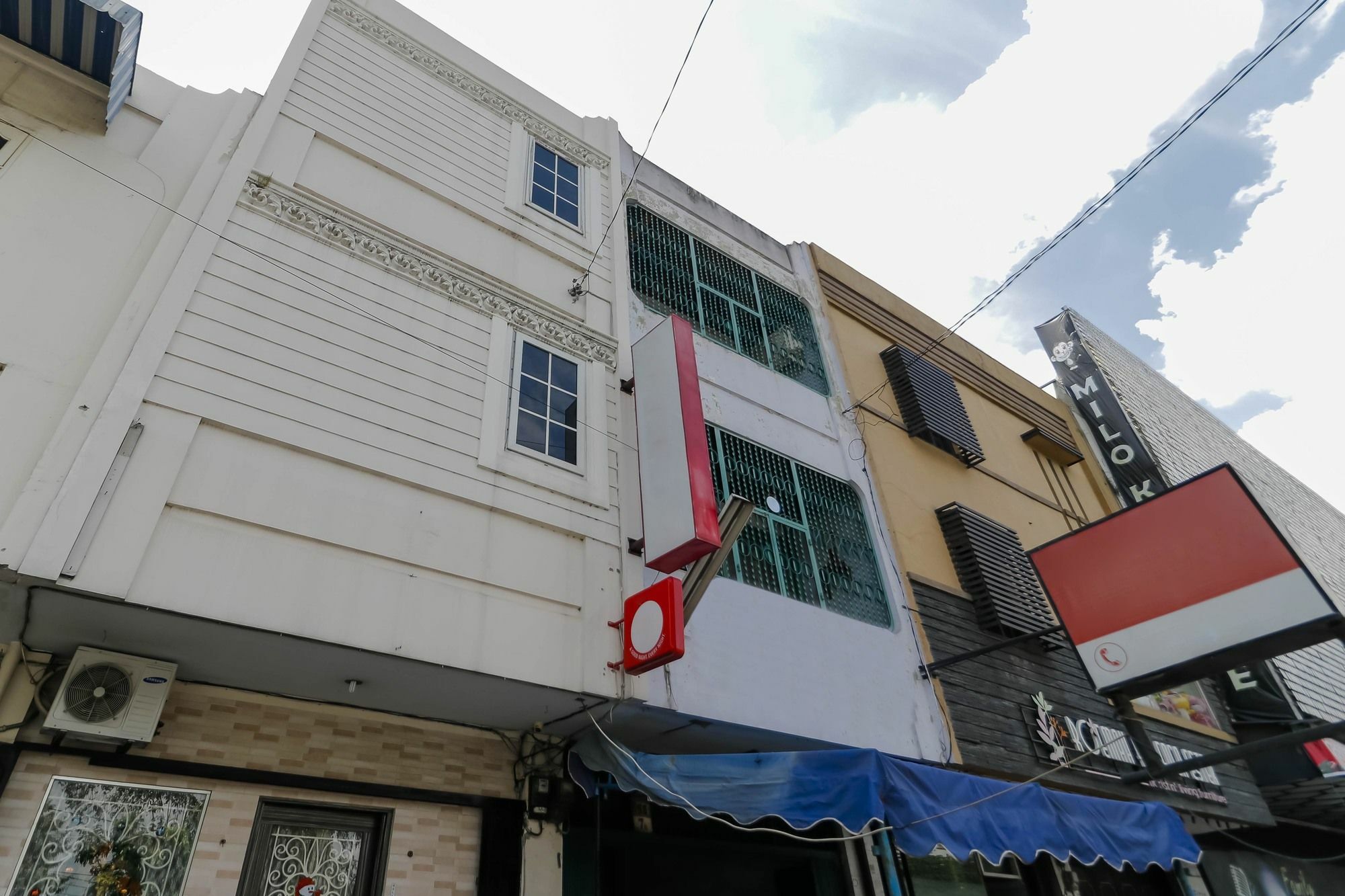 Reddoorz Near Maimun Palace 2*